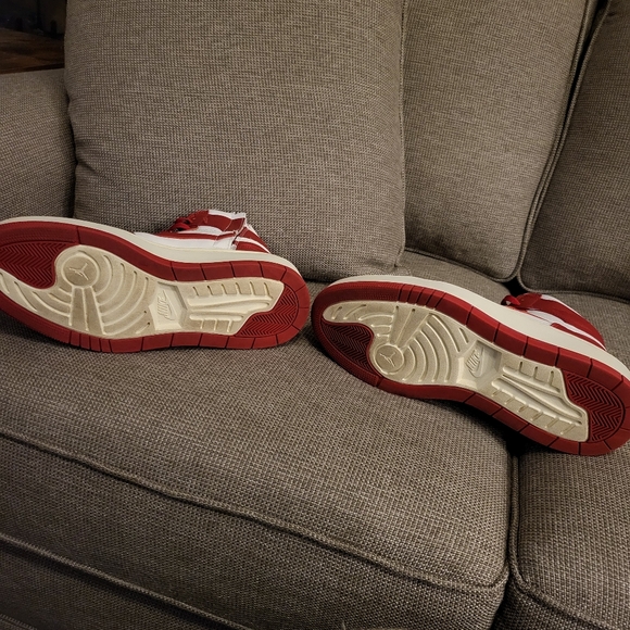 Air Jordan 1 Elevate High Varsity Red Size 11 - Picture 4 of 5